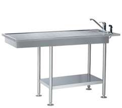 MIDMARK 12.5CM DEEP CUT-AWAY TUB ON LEGS WITH RACKS